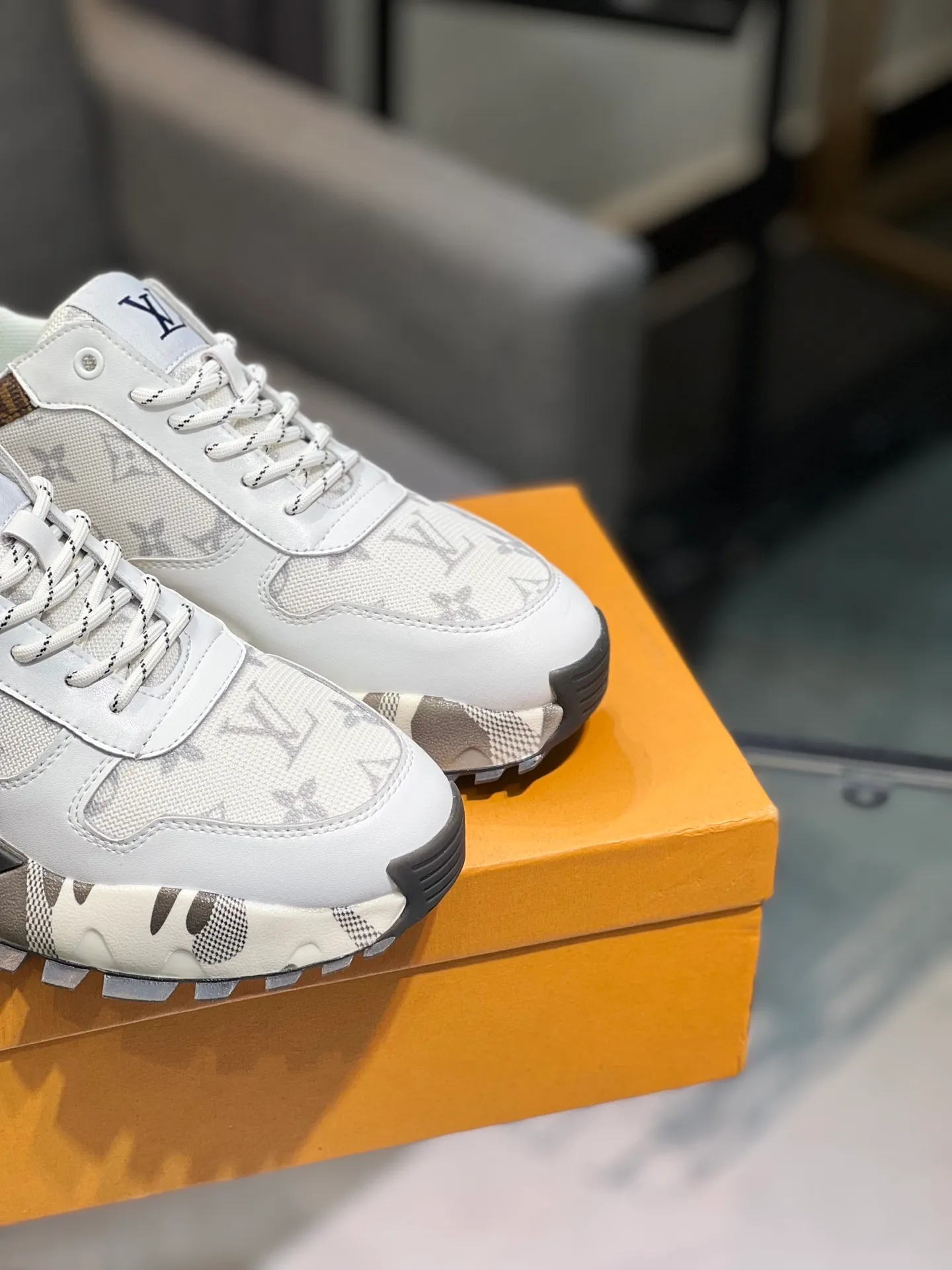 Men's shoes 💰440 [Lv] The latest casual men's shoes, high-quality workmanship, uppers made of cowhide, genuine leather insoles, fashionable rubber outsole, casual and fashionable, high-end quality, code number: 38-44. 45 can be customized and cannot be returned!